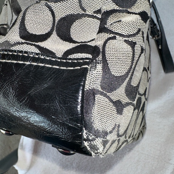 Signature coach purse - Picture 8 of 14